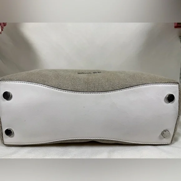 Michael Kors Raven Shoulder Bag - Picture 3 of 10